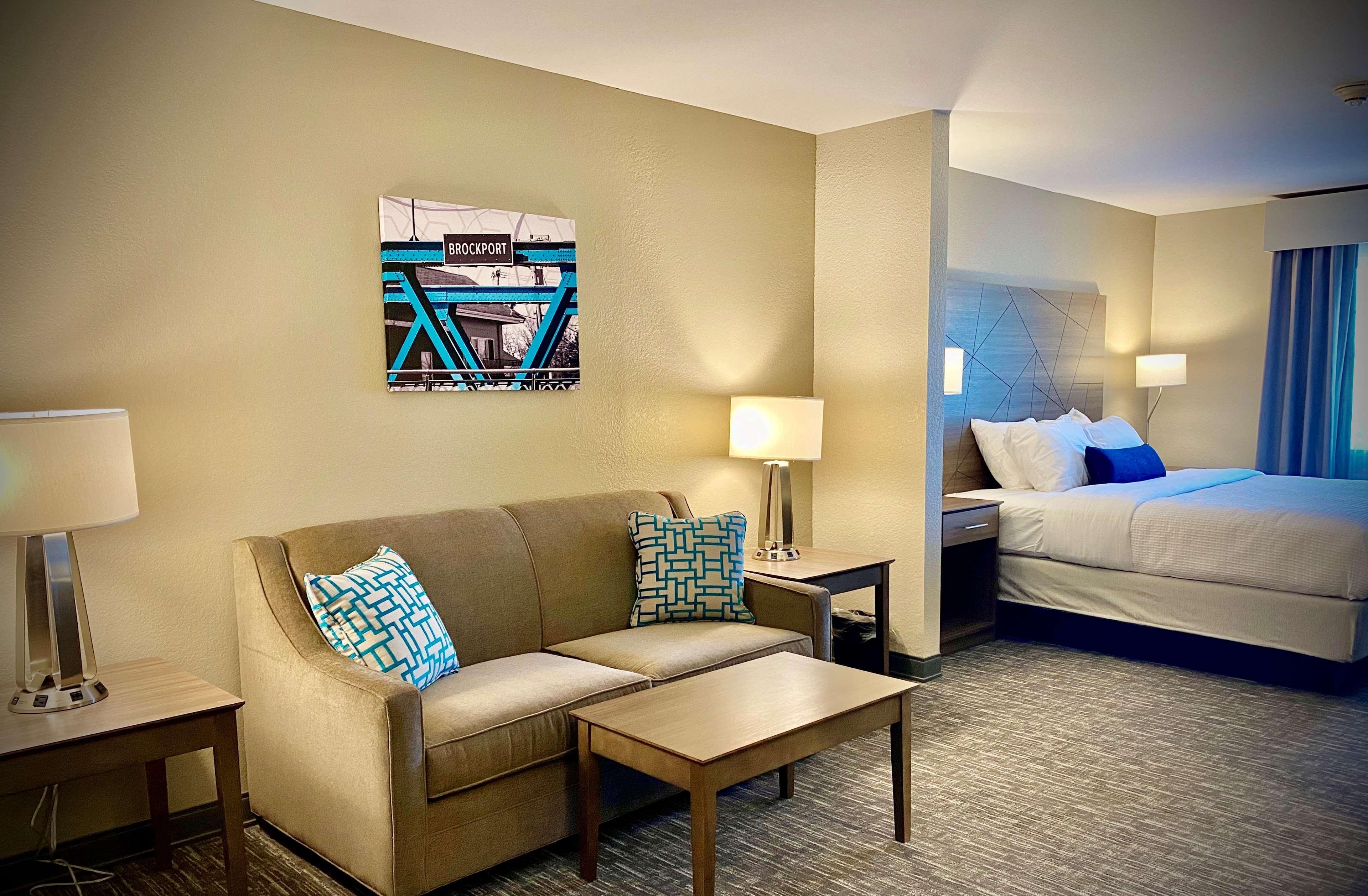 Western & Hotel 3*