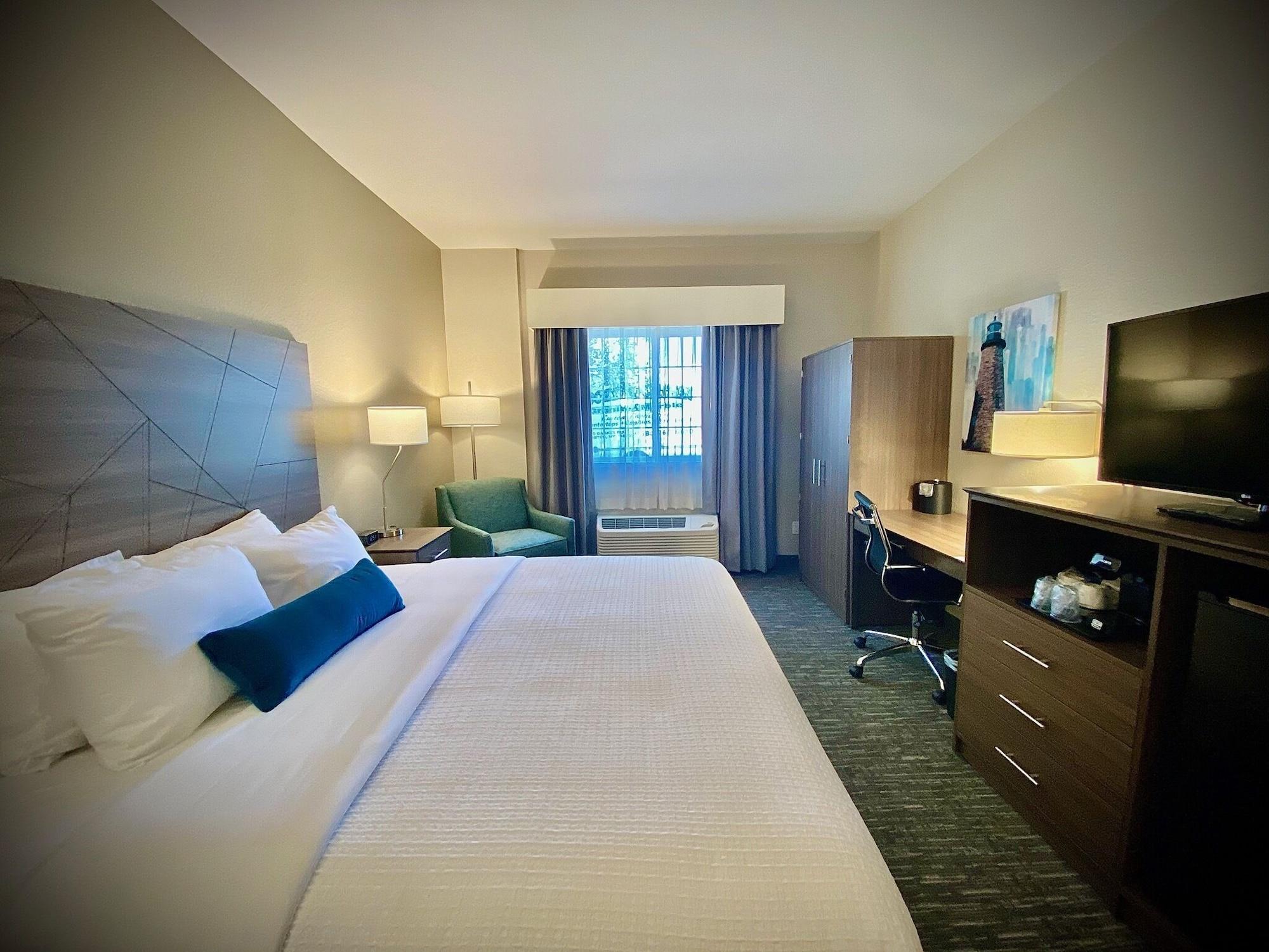 Western & Hotel 3*